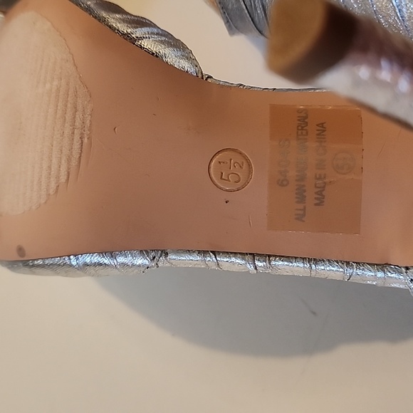 Silver pleated look Coloriffics shoes, Size 5.5M - Picture 5 of 7